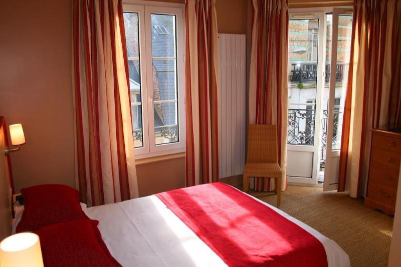 Hotel Le Fer A Cheval Trouville-sur-Mer Bagian luar foto